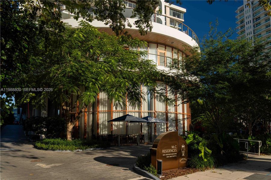 Condo located in Miami, FL showcasing its design and architecture (Image 24). Condo located in Miami, FL showcasing its design and architecture (Image 24).