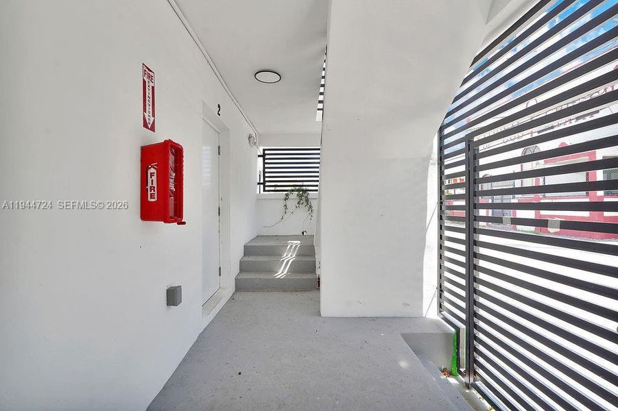 Spacious, unfurnished interior of a new home in , Miami (Image 32).