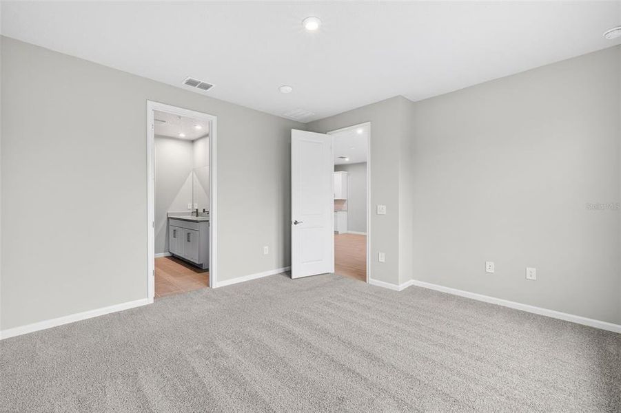 Spacious, unfurnished interior of a new home in Wellen Park, Venice (Image 19). Spacious, unfurnished interior of a new home in Wellen Park, Venice (Image 19).