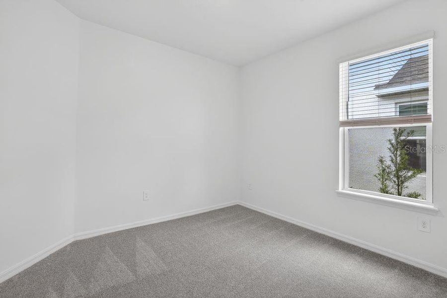 Spacious, unfurnished interior of a new home in Coasterra Community Group Page, Palmetto (Image 10).