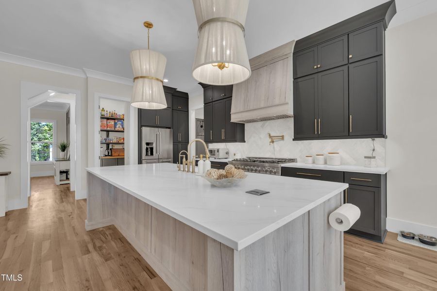 22-1120 Springdale Dr-15