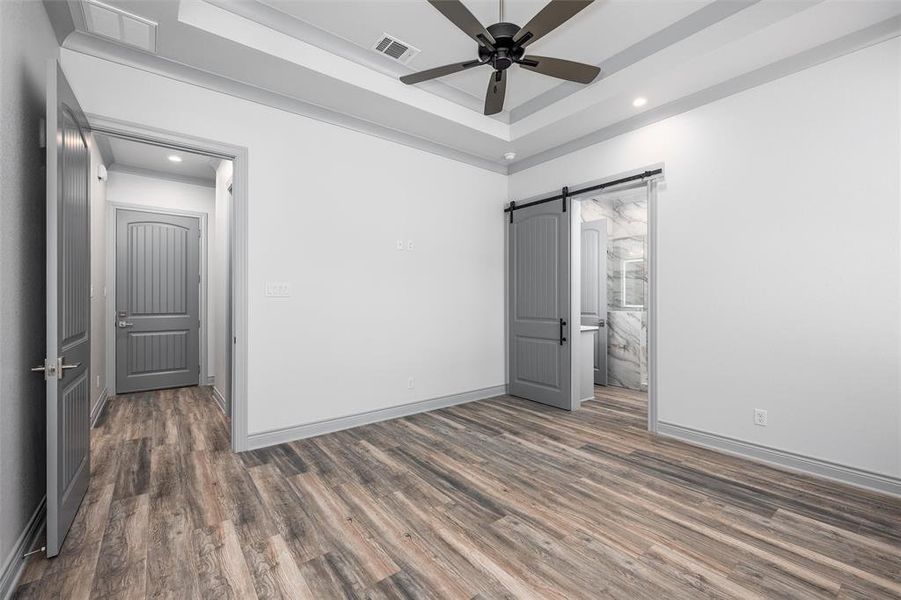 Spacious, unfurnished interior of a new home in , Enchanted Oaks (Image 36).