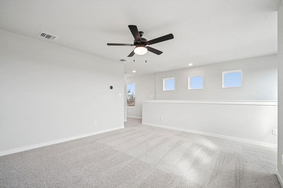 Spacious, unfurnished interior of a new home in Avery Centre, Round Rock (Image 19).