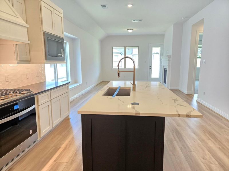 Furnished interior view inside a new home in Sienna 40', Missouri City (Image 12). Furnished interior view inside a new home in Sienna 40', Missouri City (Image 12).