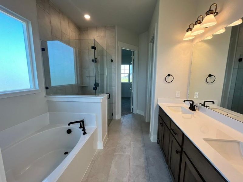 Furnished interior view inside a new home in Eagle Ridge Estates, Weatherford (Image 5).