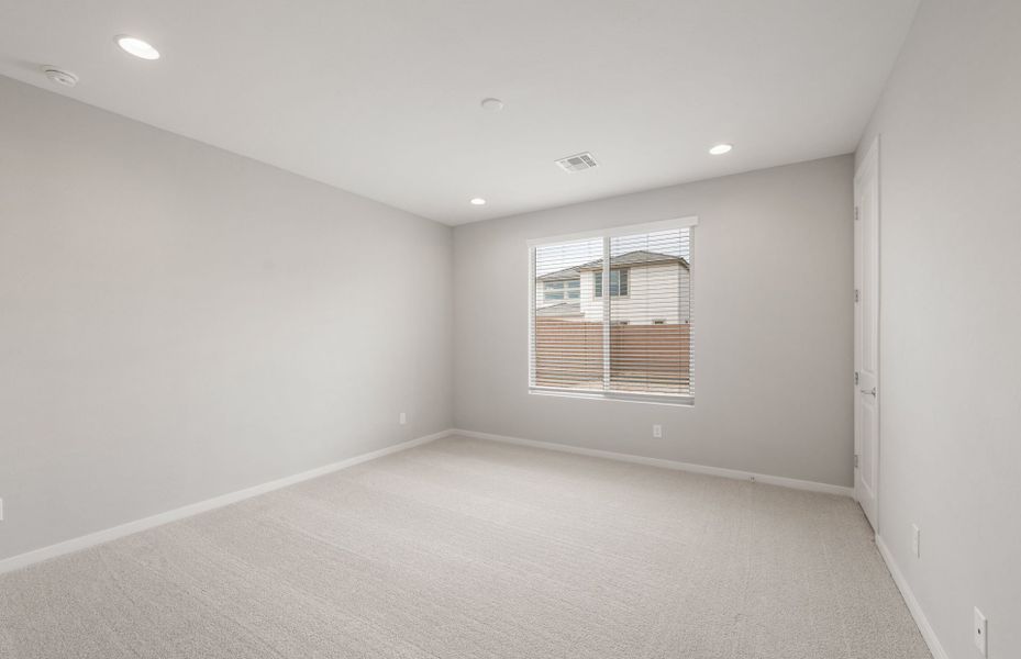Spacious, unfurnished interior of a new home in Upper Canyon, Phoenix (Image 25).