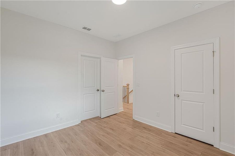 Spacious, unfurnished interior of a new home in Ward's Crossing Townhomes, Johns Creek (Image 39).