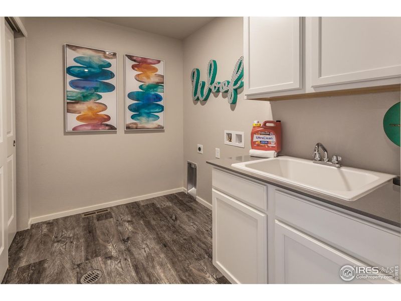 Furnished interior view inside a new home in Prairie Song, Windsor (Image 11).