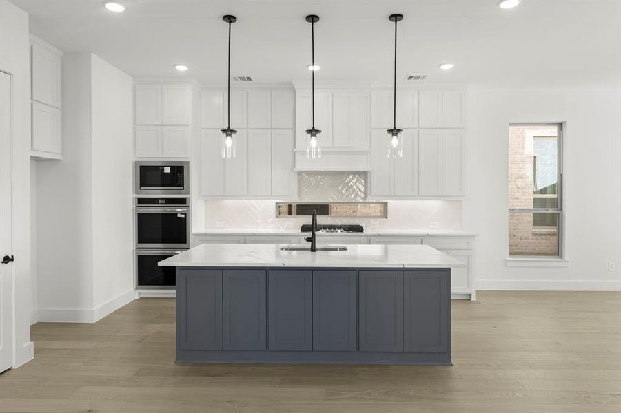 5_06. 713 Valley Pines - Kitchen