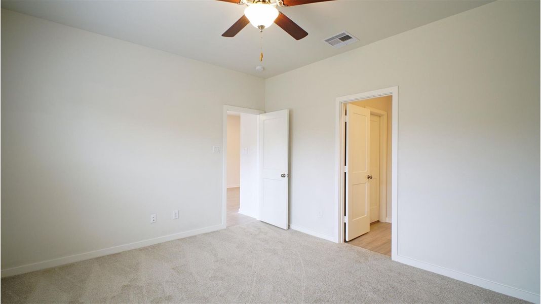 Spacious, unfurnished interior of a new home in Lonestar Collection at Aurora, Katy (Image 26).