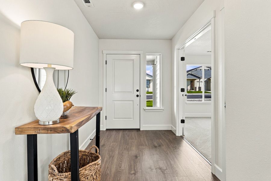Furnished interior view inside a new home in Upland Meadows, Hermiston (Image 34).