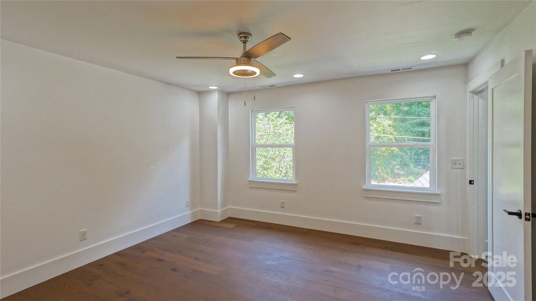 Spacious, unfurnished interior of a new home in , Charlotte (Image 19).