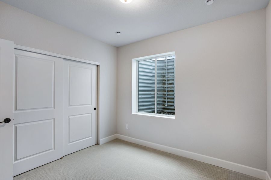 Spacious, unfurnished interior of a new home in Sugar Mill Village, Longmont (Image 19).