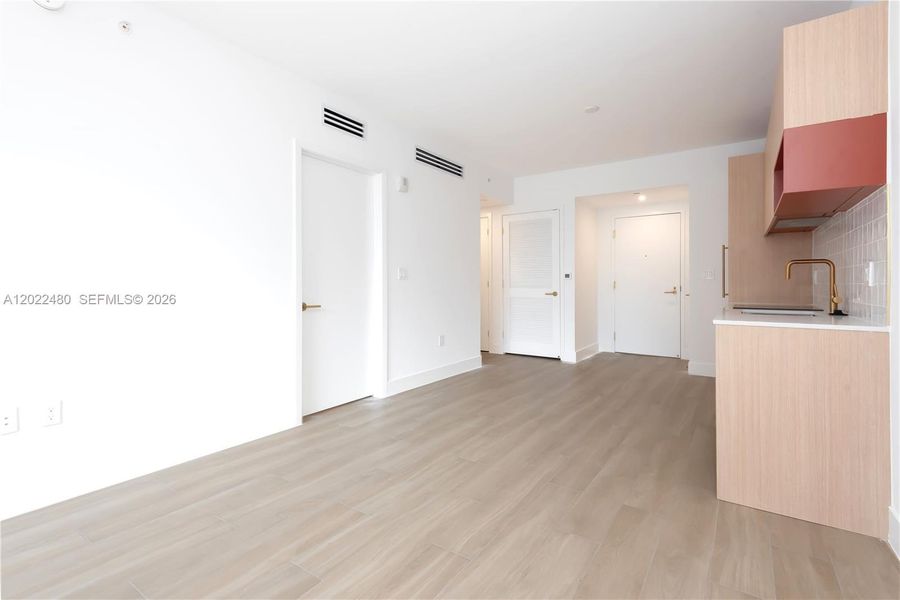 Spacious, unfurnished interior of a new home in , Miami (Image 12).