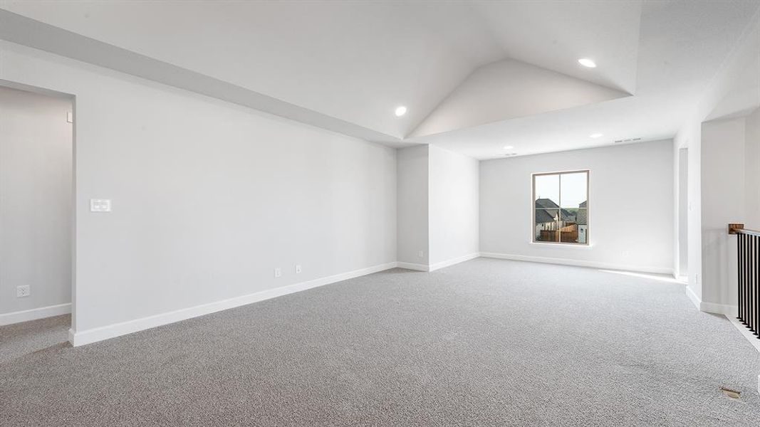 Spacious, unfurnished interior of a new home in Terraces 72', Rockwall (Image 14).