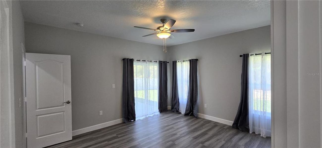 Spacious, unfurnished interior of a new home in , Leesburg (Image 20).