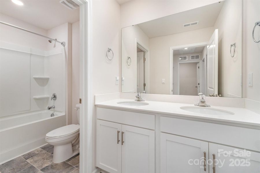 Furnished interior view inside a new home in , Dallas (Image 5). Furnished interior view inside a new home in , Dallas (Image 5).