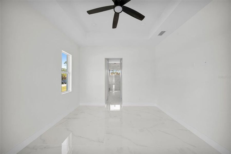 Spacious, unfurnished interior of a new home in , Punta Gorda (Image 22).