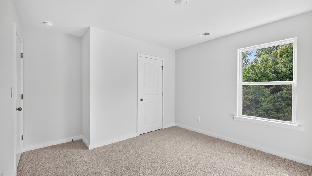 Spacious, unfurnished interior of a new home in Laurelbrook, Sherrills Ford (Image 28).