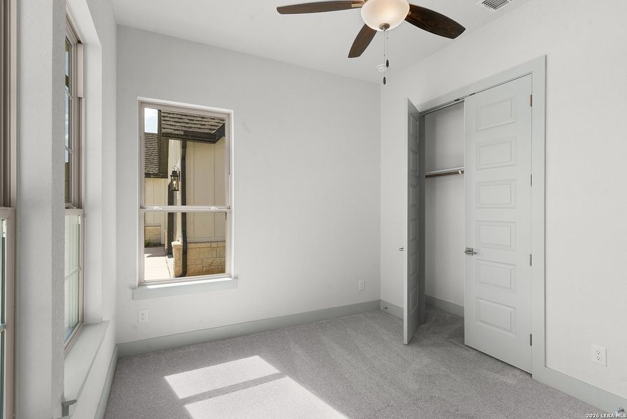 Spacious, unfurnished interior of a new home in Davis Ranch, San Antonio (Image 17).
