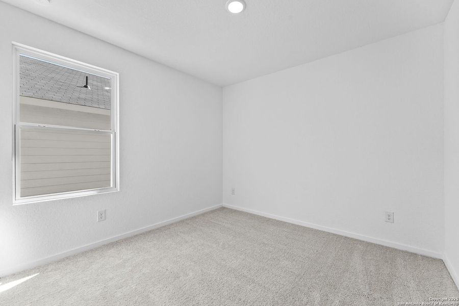 Spacious, unfurnished interior of a new home in Torian Village: Watermill Collection, San Antonio (Image 21).