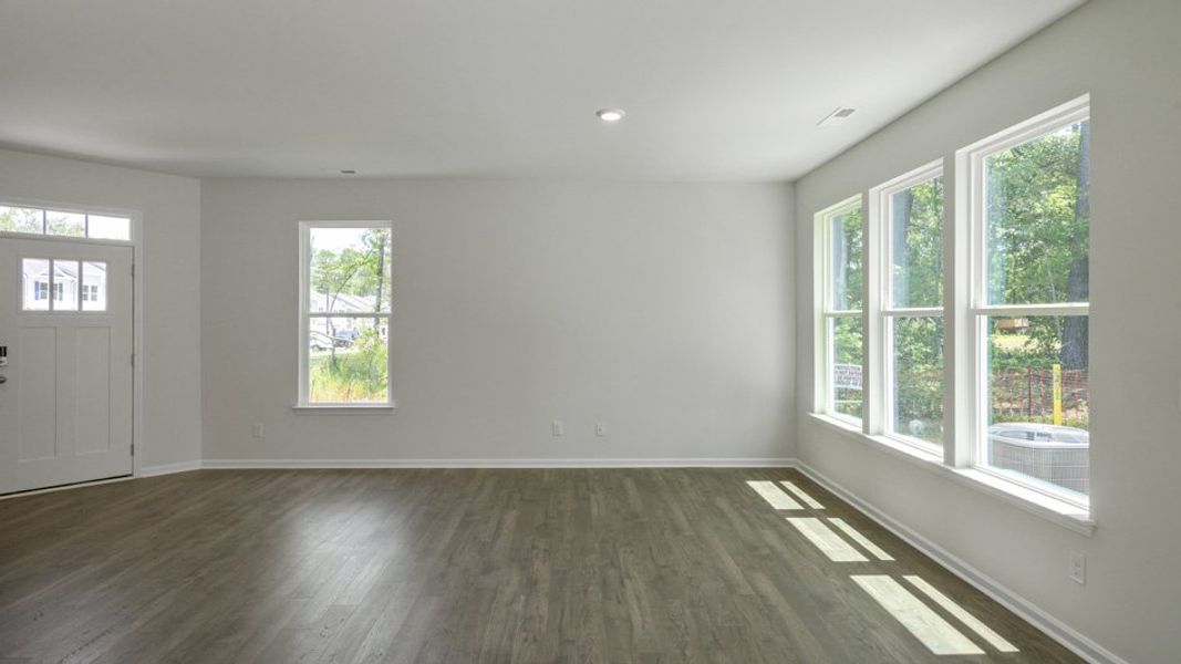 Spacious, unfurnished interior of a new home in Copper Run South, Durham (Image 16).