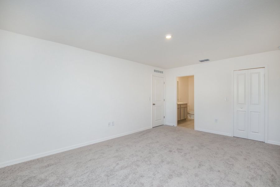 Representative unfurnished interior of a home built from the Violet by Maronda Homes in Royal Highlands, Brooksville (Image 13).