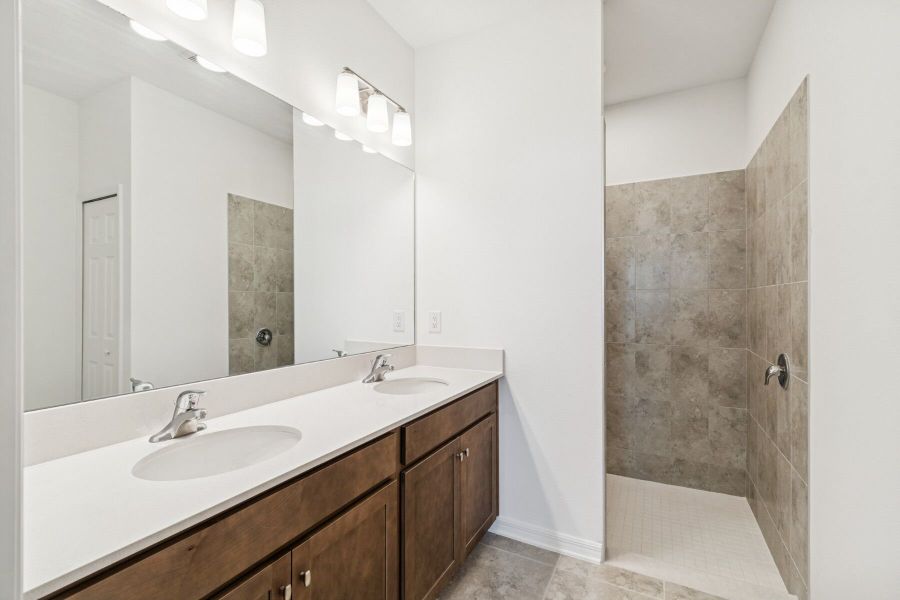 Owner's Bathroom Owner's Bathroom