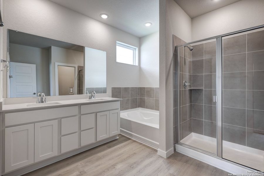 Furnished interior view inside a new home in Cinco Lakes, San Antonio (Image 6). Furnished interior view inside a new home in Cinco Lakes, San Antonio (Image 6).