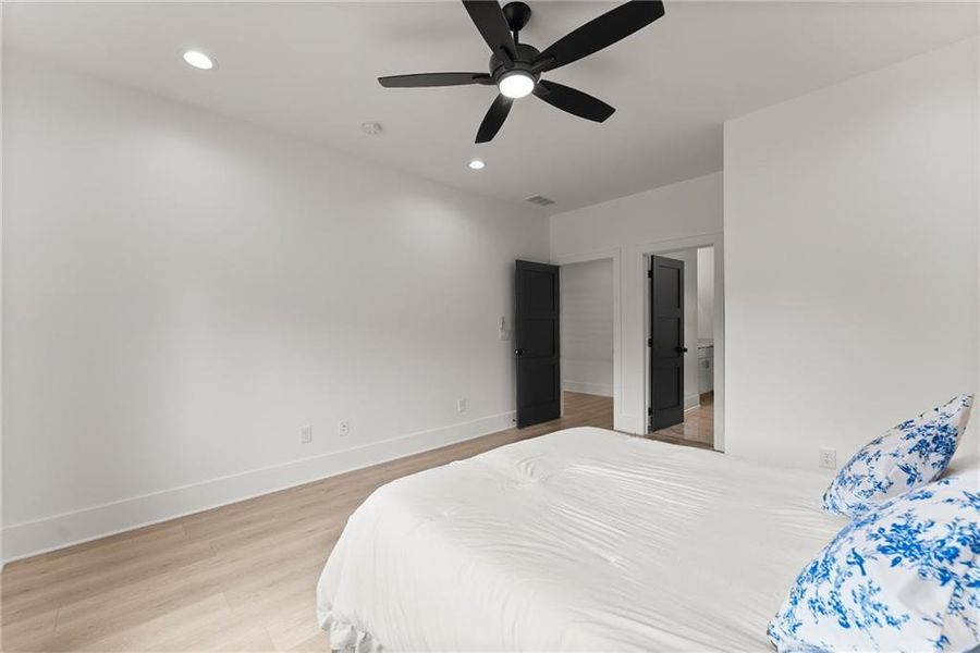 Furnished interior view inside a new home in , Hartwell (Image 42).