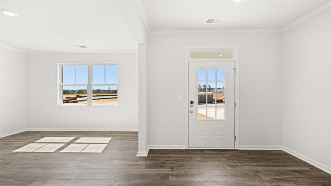 Spacious, unfurnished interior of a new home in Thompson Ridge, Dallas (Image 14).