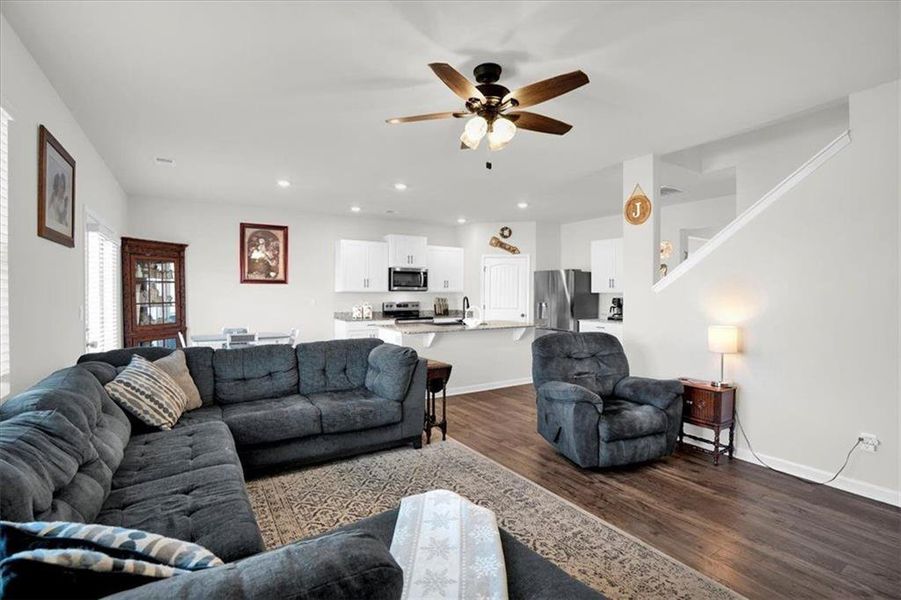 Furnished interior view inside a new home in , Dallas (Image 28).