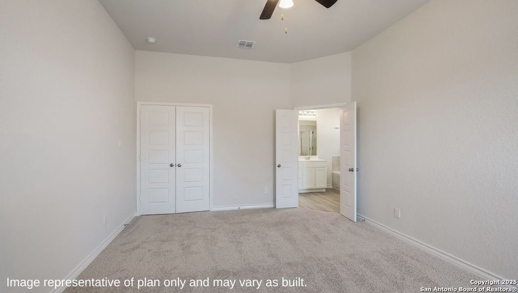 Spacious, unfurnished interior of a new home in Brookstone Creek, San Antonio (Image 14).