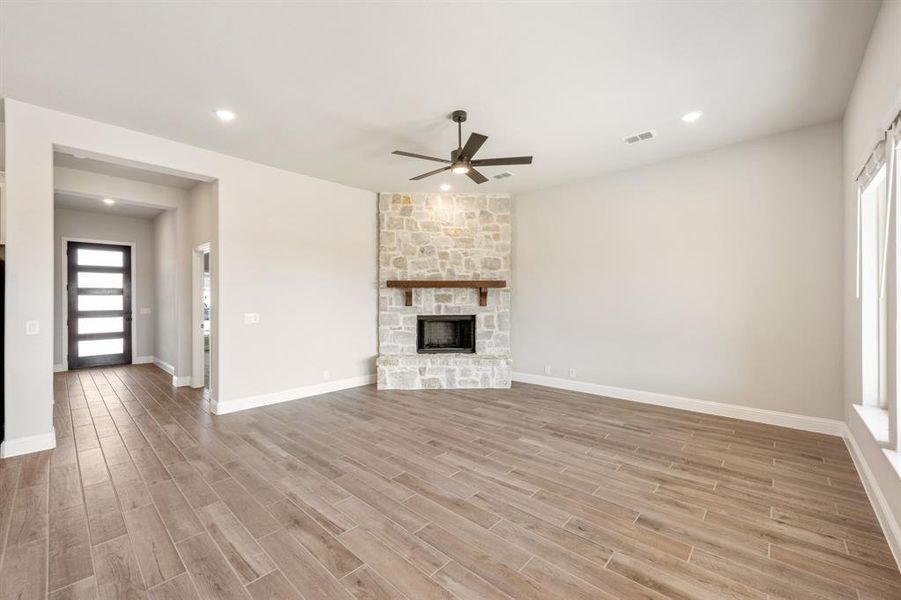 Spacious, unfurnished interior of a new home in Villages of Walnut Grove, Midlothian (Image 24).
