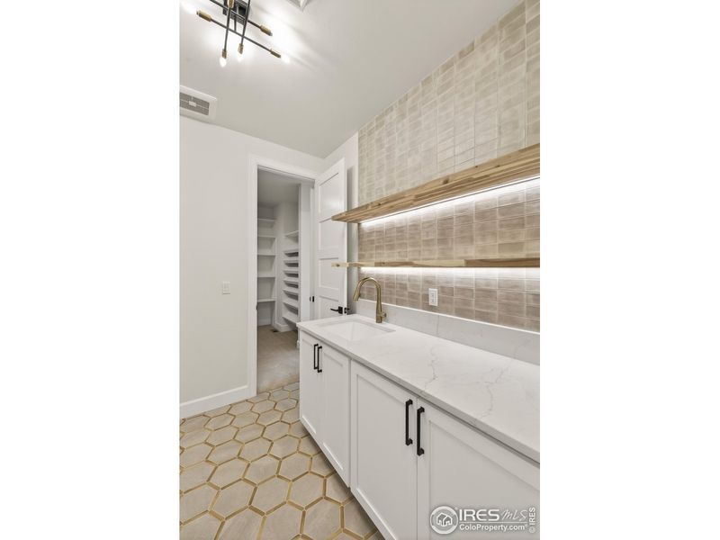 Furnished interior view inside a new home in , Severance (Image 34).