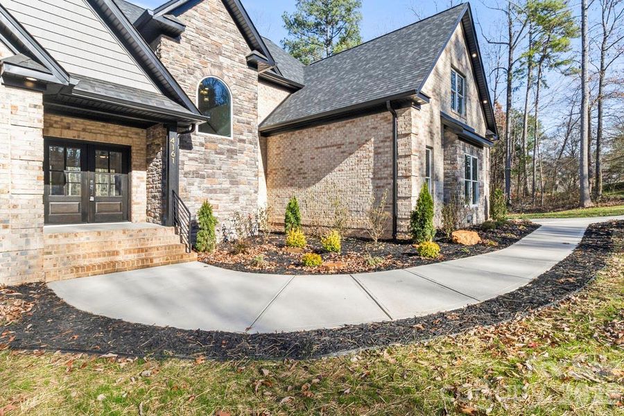 Exterior details and patio area of a home in , Lincolnton (Image 27).