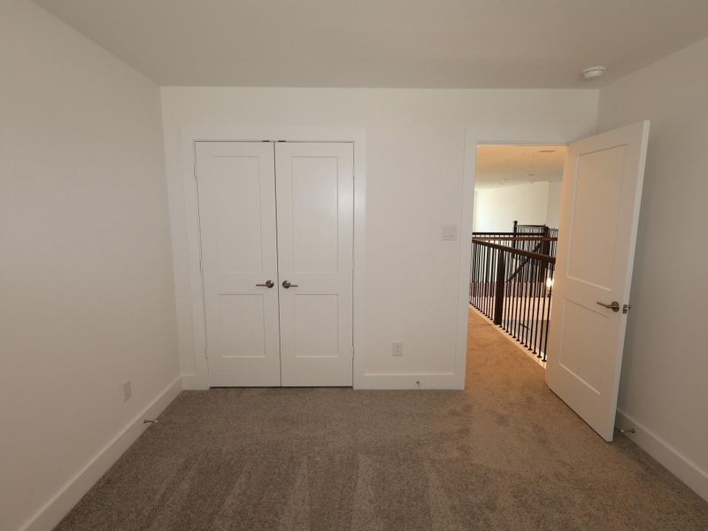 Spacious, unfurnished interior of a new home in Summerview, Fulshear (Image 10).