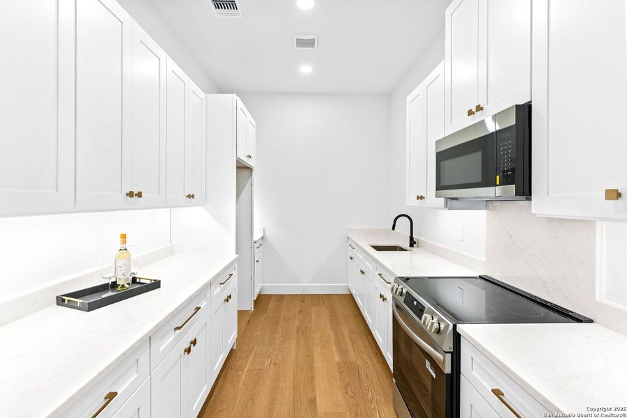 Furnished interior view inside a new home in , Boerne (Image 5).