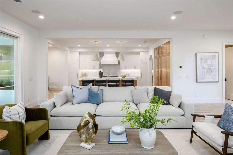 Furnished interior view inside a new home in , Dallas (Image 18). Furnished interior view inside a new home in , Dallas (Image 18).