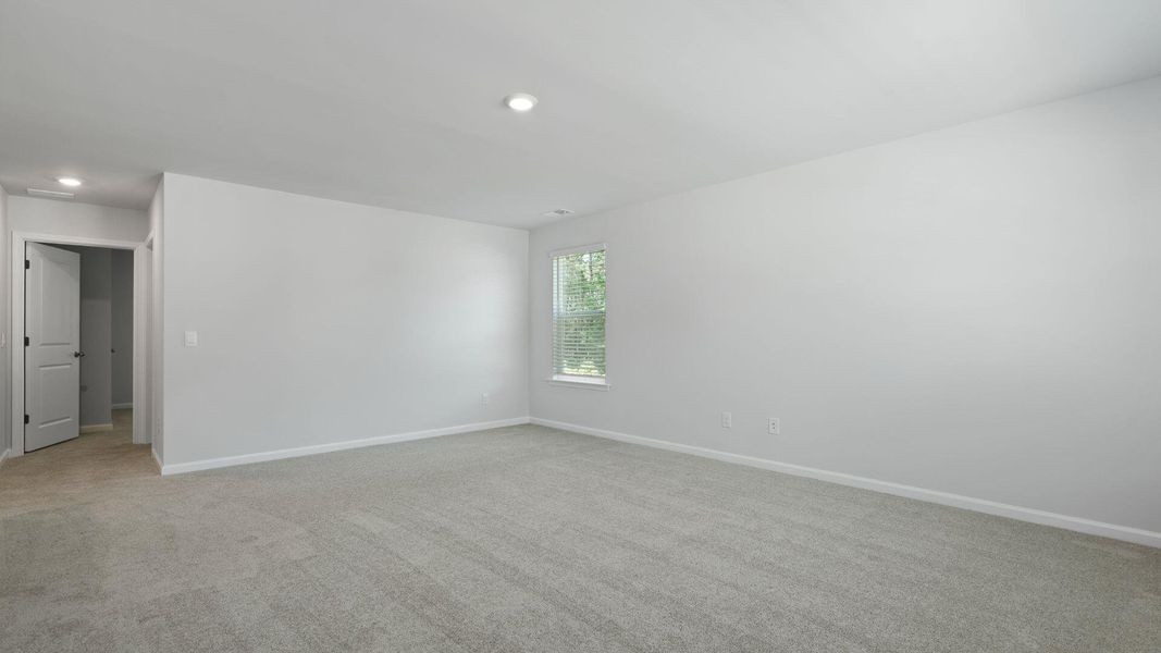 Spacious, unfurnished interior of a new home in Lakeview at Kitfield, Moncks Corner (Image 28).