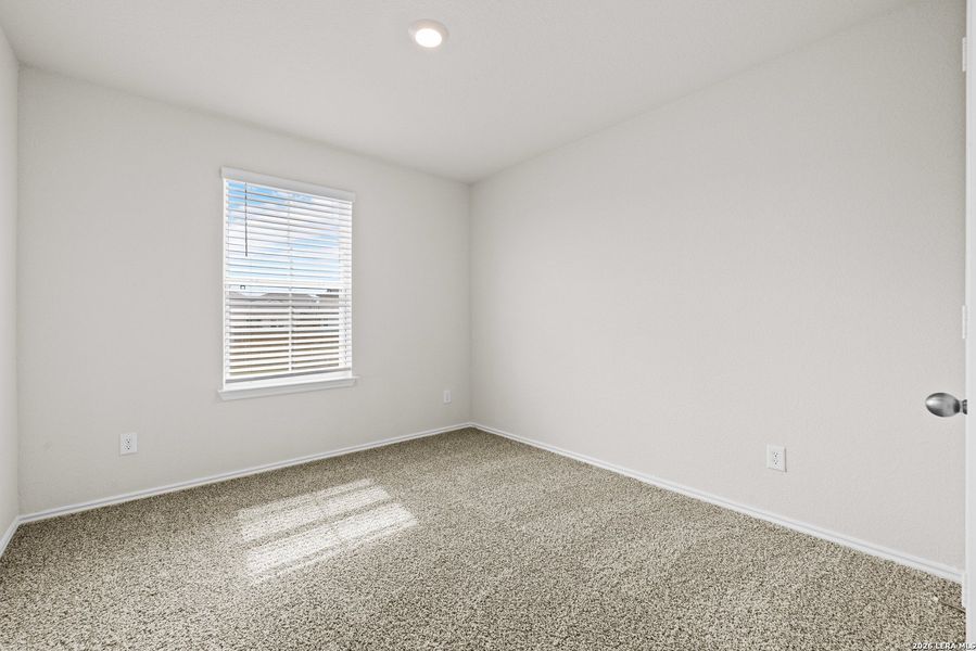 Spacious, unfurnished interior of a new home in Winding Creek, New Braunfels (Image 15).