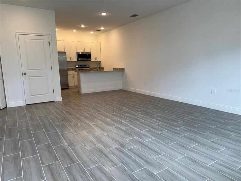 Spacious, unfurnished interior of a new home in , Poinciana (Image 8).