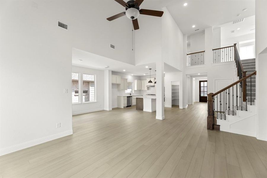 12. 5621 Burford - Family (2)