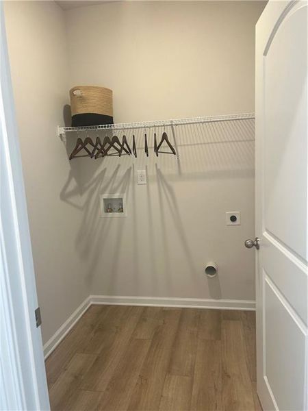 Spacious, unfurnished interior of a new home in Villages at Cedar Hill, Dallas (Image 11).