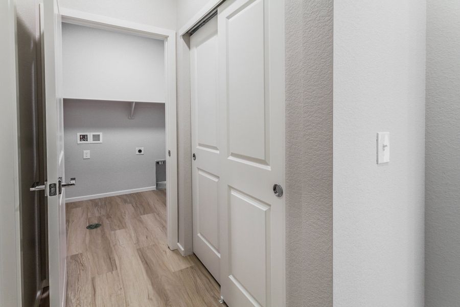 Spacious, unfurnished interior of a new home in Prairie Song, Windsor (Image 26). Spacious, unfurnished interior of a new home in Prairie Song, Windsor (Image 26).