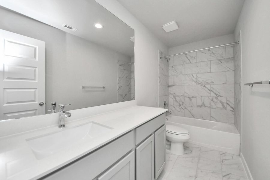 Sample photo of completed home with similar floor plan. Actual colors and selections may vary. Sample photo of completed home with similar floor plan. Actual colors and selections may vary.