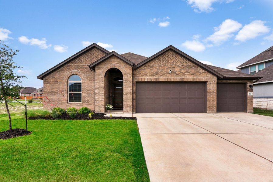 Great curb appeal plus a 3-car garage. Great curb appeal plus a 3-car garage.