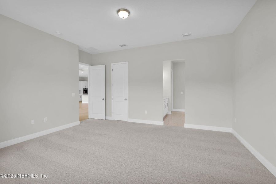 Spacious, unfurnished interior of a new home in Forest Park at Wildlight, Yulee (Image 34).