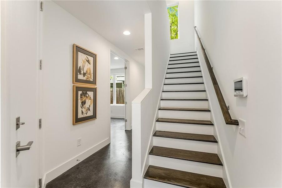 Spacious, unfurnished interior of a new home in , Atlanta (Image 22).