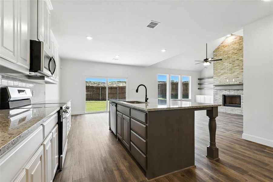 Furnished interior view inside a new home in Stoneview, Glen Rose (Image 5). Furnished interior view inside a new home in Stoneview, Glen Rose (Image 5).